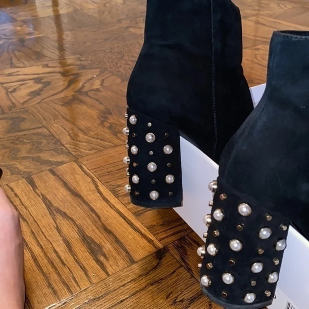 Steve Madden limited ed.Black Sued Yevette Jeweled with pearls heel ankle boots